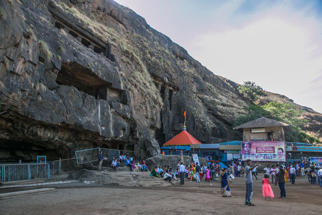 मातृसत्ताक आई एकवीरा मंदिर कार्ला लेणी, ड्रेसकोड आणि जीवनमूल्ये.