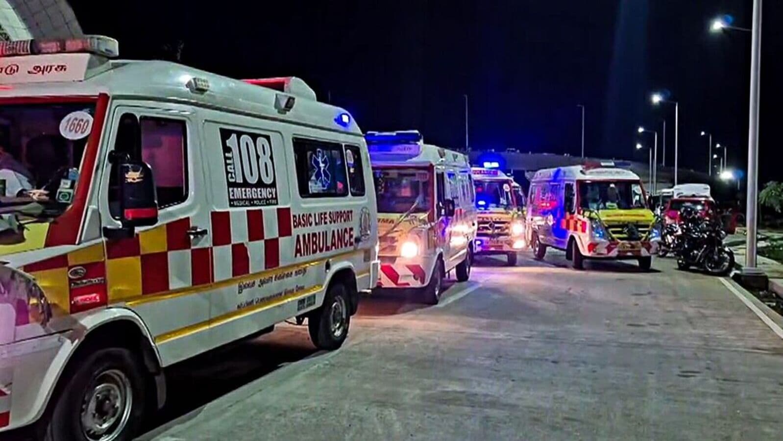 करदाते नागरिक यांच्या आरोग्य सेवेसाठी, रुग्णांसाठी ऍम्ब्युलन्स सेवा ही खरं तर फ्री देणे सरकारची जबाबदारी!