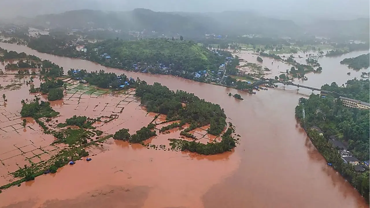 पावसाने उडवलेला हाहाकार आणि जमिनी गिळंकृत करण्याचे अर्थकारण!