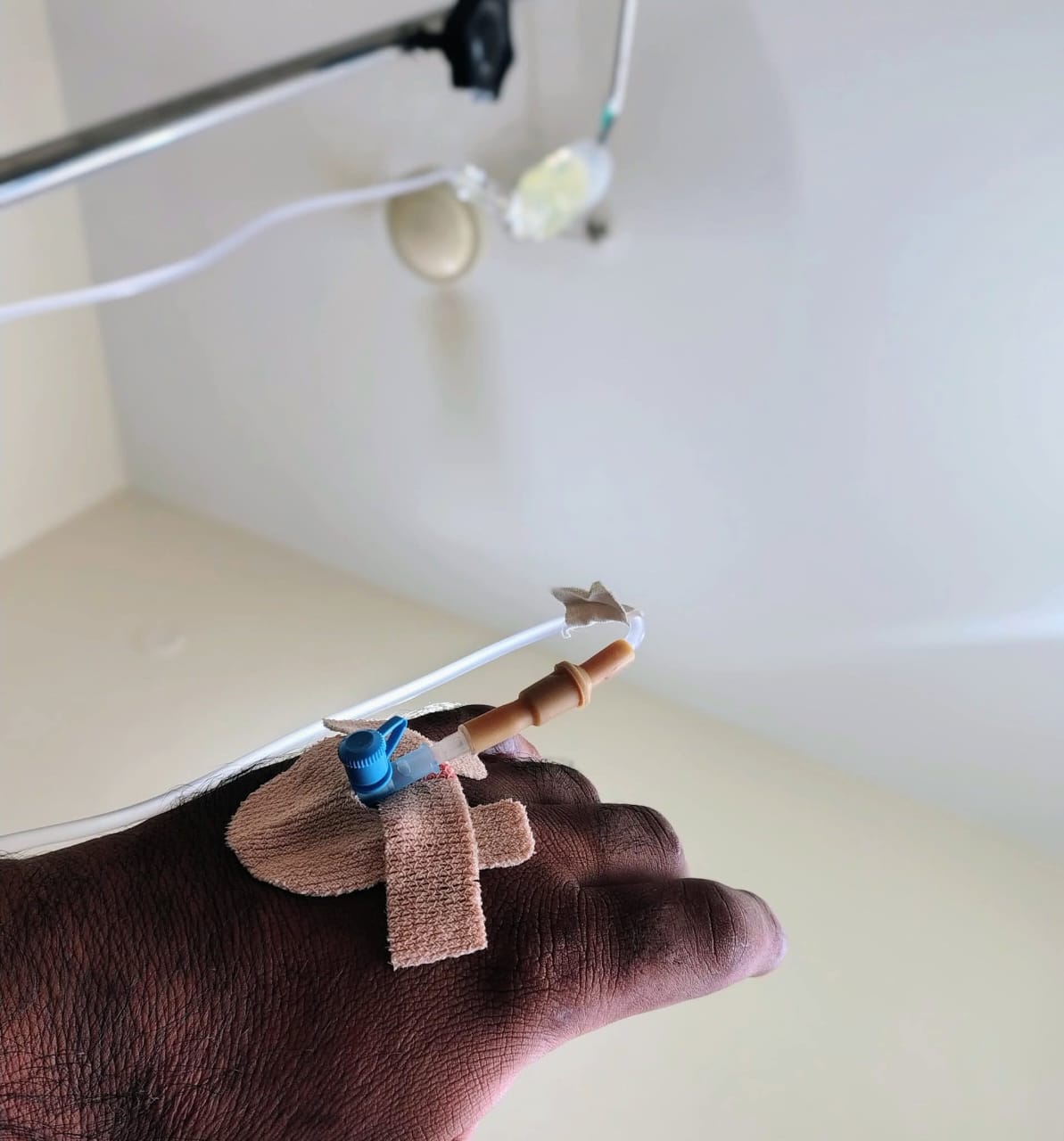 “मला काय होतंय? अरे वाघ आहे मी वाघ! असले छाटछूट रोग आपल्याला नसतात होत…”