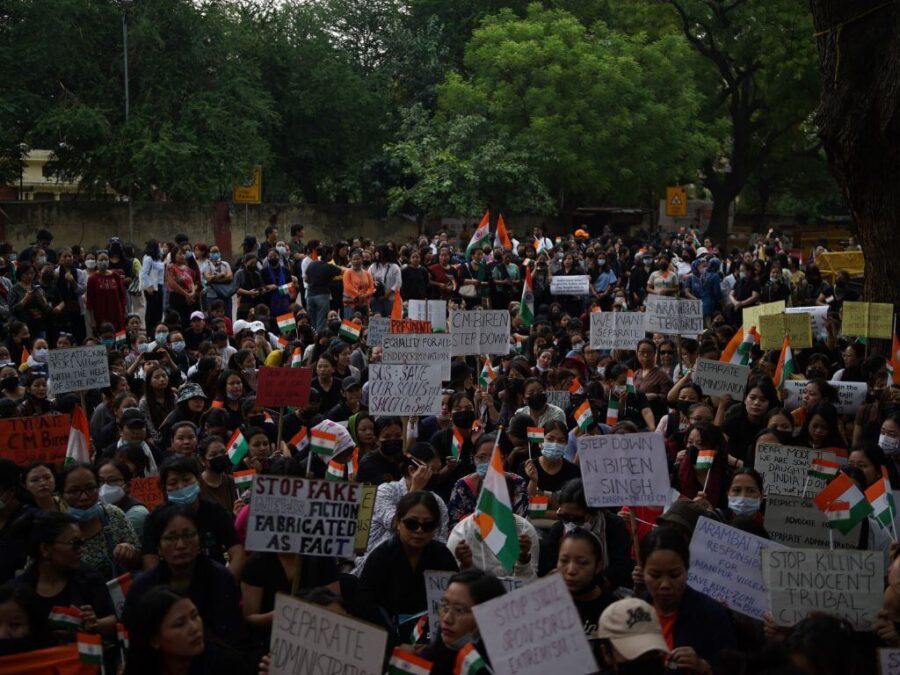 संघ आणि मोदींच्या अहंकार व दडपशाहीला ही झुकवून तरुणाईने मिळविला राजीनामा…..!